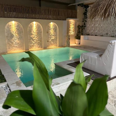 Ellies Hotel Nusa Dua  Bagian luar foto