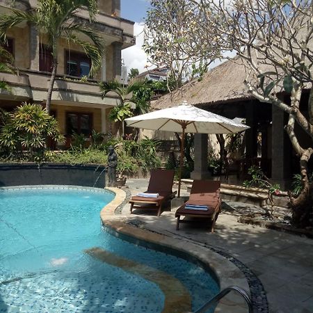 Ellies Hotel Nusa Dua  Bagian luar foto