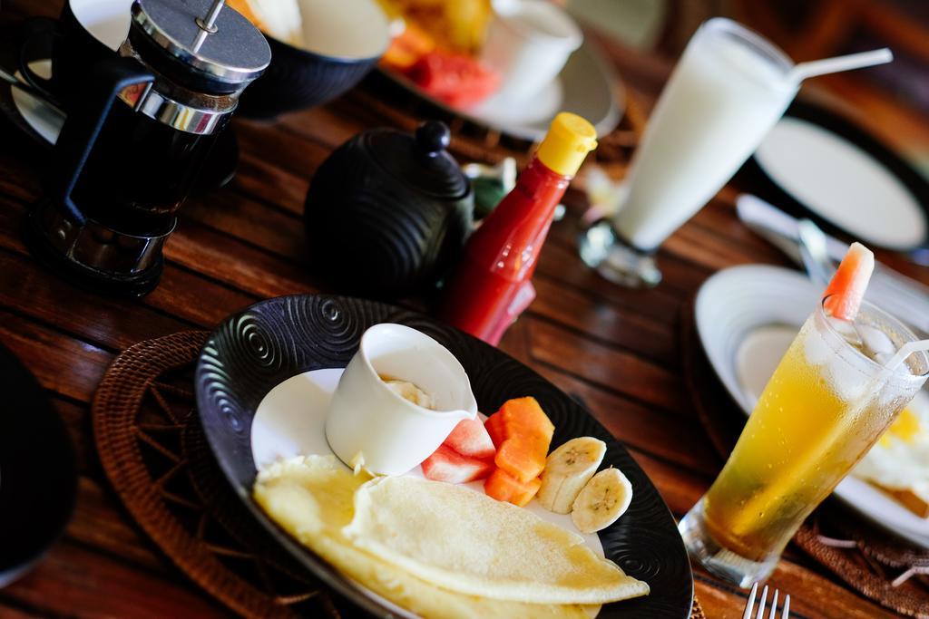Ellies Hotel Nusa Dua  Bagian luar foto