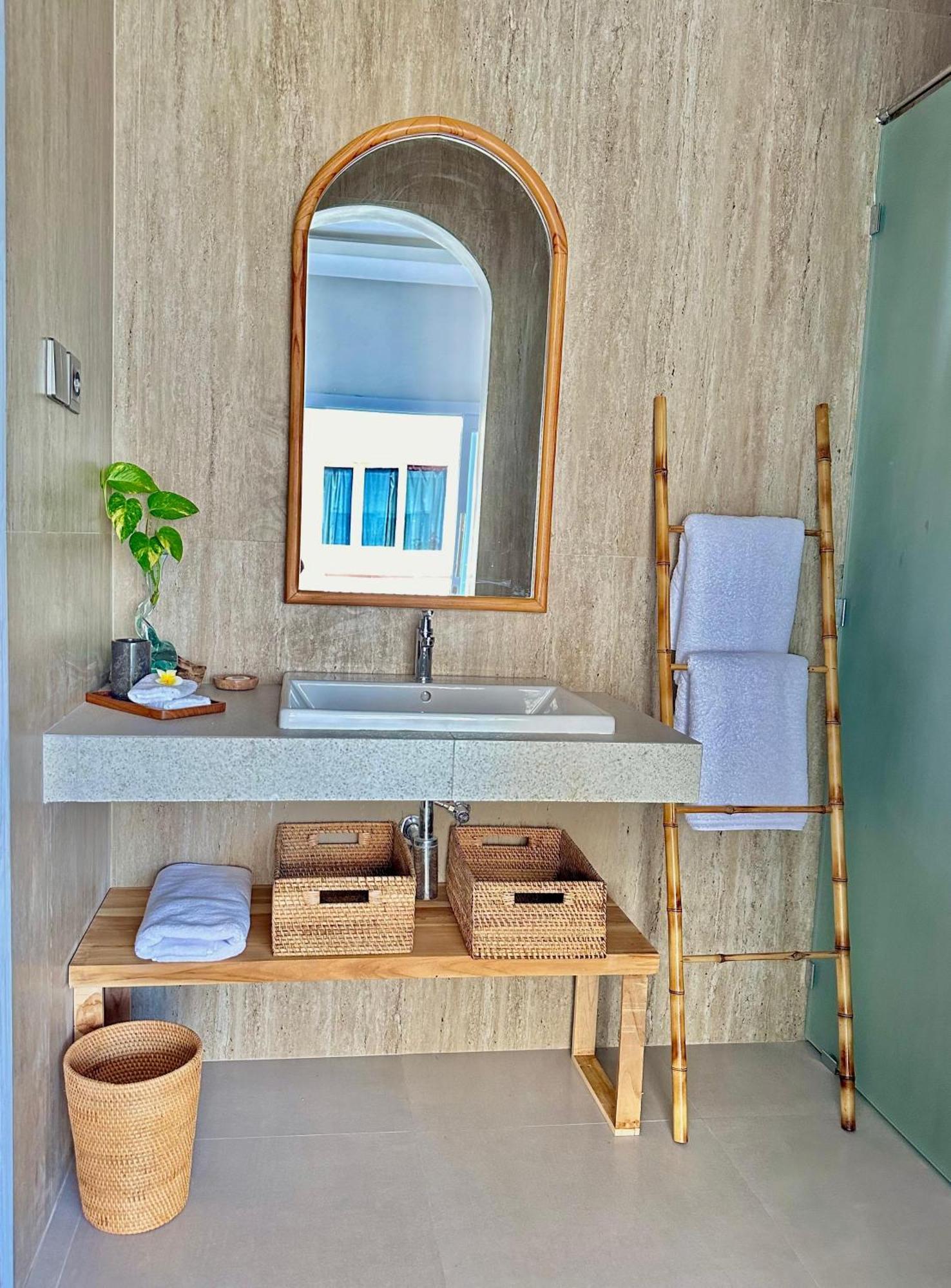 Ellies Hotel Nusa Dua  Bagian luar foto