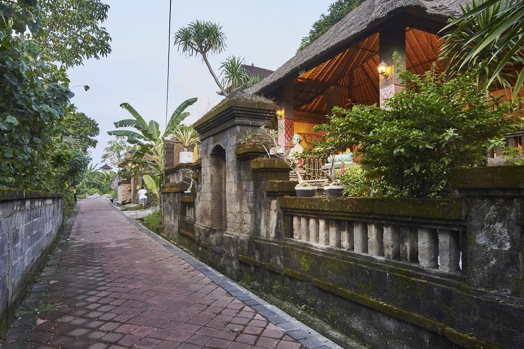 Ellies Hotel Nusa Dua  Bagian luar foto
